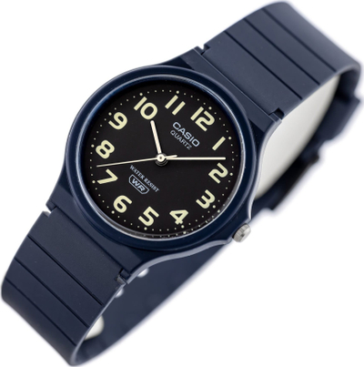 Рачен часовник Casio MQ24UC-2B, аналоген, отпорен на вода, темно сина боја