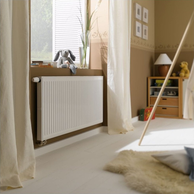 Radiator me valvul Kermi ThermX2 Type 33, 600x500mm, lidhje majtas, i bardhë