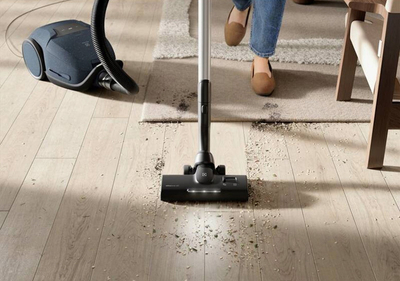 Fshesë me thas Electrolux 800 Ultimate EB81U1DB, 650 W, HEPA 12, blu