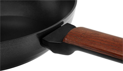 Tigan Polaris 28 cm, alumin i farkum, me shtresë që s'ngjit
