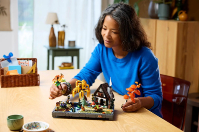 Set ndërtimi LEGO Icons Autumn Cottage Garden 11372, model kopshti, shumëngjyrëshe