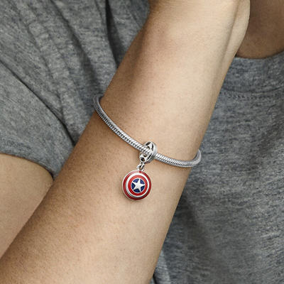 Aksesor për byzylyk Pandora Captain America's Shield Marvel 790780C01, i argjendtë/kuq