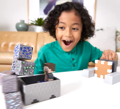 Set lodër Minecraft Mayhem Playset, figurë Steve 8.25 cm, minecart, gri
