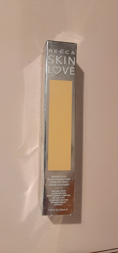Fondatinë e lëngshme Becca Skin Love, hidratuese, 35ml, nuanca Porcelain