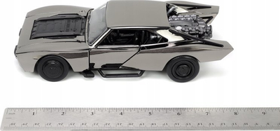 Model koleksion Jada Toys The Batman Batmobile, shkallë 1:18, Black Chrome, i zi