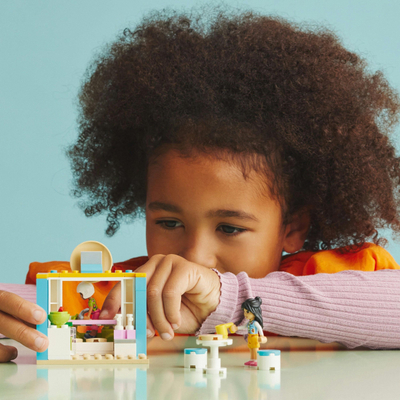 Lodër ndërtimi LEGO Friends Donut Shop 41723, set për kalamaj 4+, shumëngjyrësh
