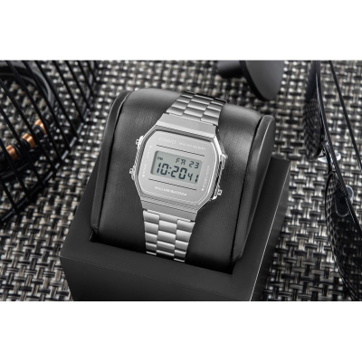 Дигитален часовник Casio A168WEM-7EF, осветлен екран, отпорен на вода, сребрен
