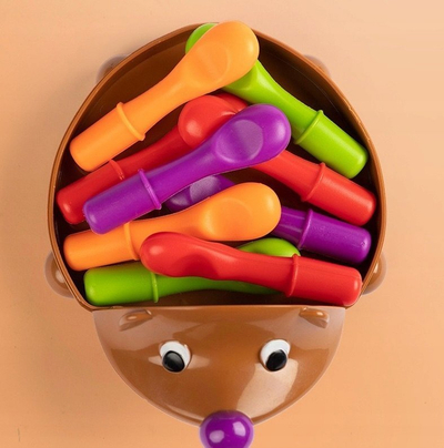 Lodër edukative Montessori “Hedgehog With Spikes Sorter”, për mësim ngjyrash edhe numrash, shumëngjyrëshe