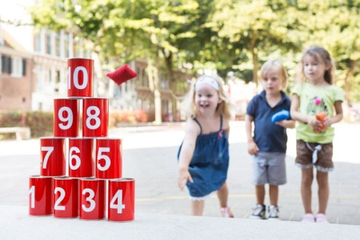 Lojë me hedhje BS Toys Tin Throwing, kanaçe metalike të kuqe, 3 qese hedhjeje, për kalamaj 3+