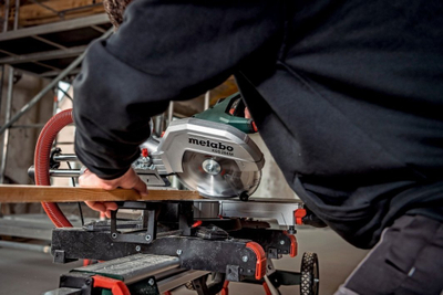Sharrë prerëse me kënd Metabo KGS 254 M, 1800W, disk 254mm, gri e zezë