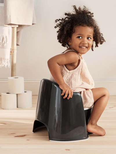 Vazo tualeti për fëmijë Babybjörn Potty Chair, ergonomike, bardh e zi