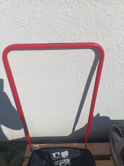 Kositëse benzine Einhell GC-PM 46 S HW-E, vetëlëvizëse, nisje elektrike, e kuqe