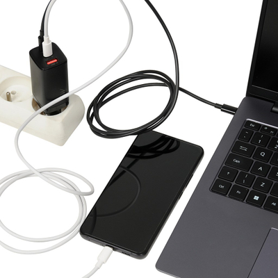 Karikues muri iBOX C-65 GaN, 65W PD, 2x USB C 1x USB A, i zi