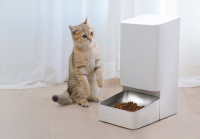 Ushqyes automatik Xiaomi Smart Pet Feeder, kontroll nga telefoni, depo e mbyllur, i bardhë