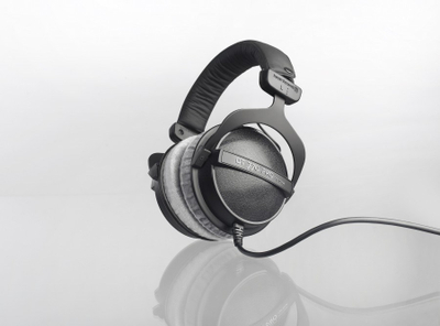 Kufje Beyerdynamic DT 770 PRO, me kabllo, të zeza