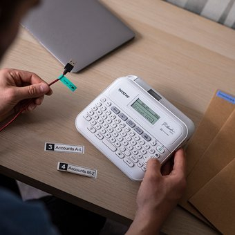 Aparat etiketash Brother P-Touch PT-D410VP, lidhet me PC, ekran me dy rreshta, i bardhë