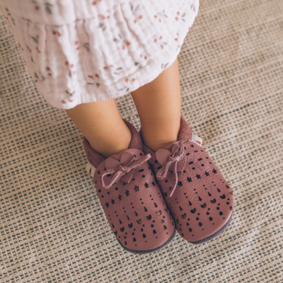 Këpucë të buta për fëmijë Baobaby Sandalice Dots Grapeshake, lëkurë natyrale, madhësia XL, rozë