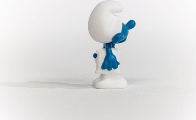 Figurinë lodër Schleich Smurfs Lazy, për koleksion, blu e bardhë