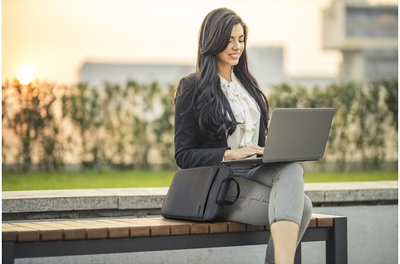 Çantë laptopi Kensington K60103WW Eco Friendly, 14", me rrip në krah, e zezë