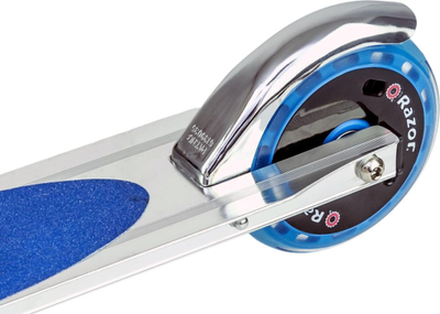 Trotinet Razor, i kaltër