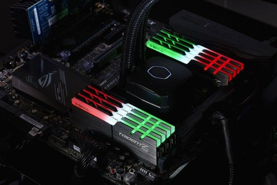 Memorje RAM G.SKILL Trident Z RGB 128GB, DDR4 4000MHz, CL18, e zezë