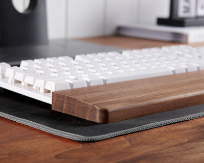 Mbajtëse kyçi Mozos KTW2, 44 cm, dru arre natyral, kafe