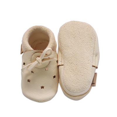 Çorape këpucë për bebe Baobaby Stars, lëkurë e butë, madhësia 2XS, të bardha