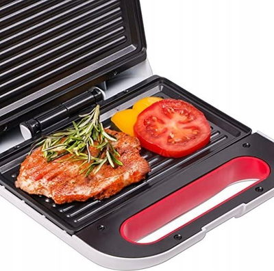 Sanduiçier TZS First Austria, për 2 sanduçe, 800W, pllaka grill, e zezë