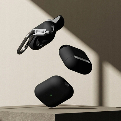 Kuti mbrojtëse silikoni Ringke për Apple AirPods Pro 3, me karabinë, e zezë