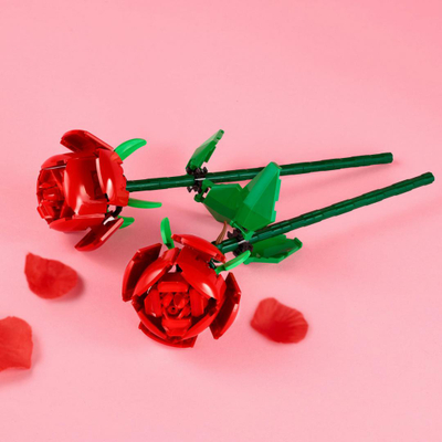 Set LEGO Exclusive Roses 40460, dekor lulesh, 26 cm, të kuqe