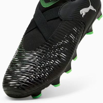 Këpucë futbolli Puma FUTURE 8 MATCH Junior, pa lidhëse, për fushë artificiale, të zeza