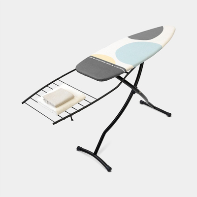 Dërrasë hekurosjeje Brabantia D, 135x45cm, zonë parkimi rezistente ndaj nxehtësisë, e zezë