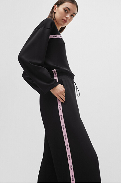 Tuta për femra Hugo Boss mHB1124, të zeza