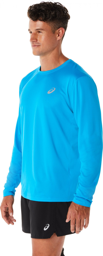 Bluzë vrapimi Asics Core për burra, me mëngë të gjata, masa S, ngjyrë blu e hapur