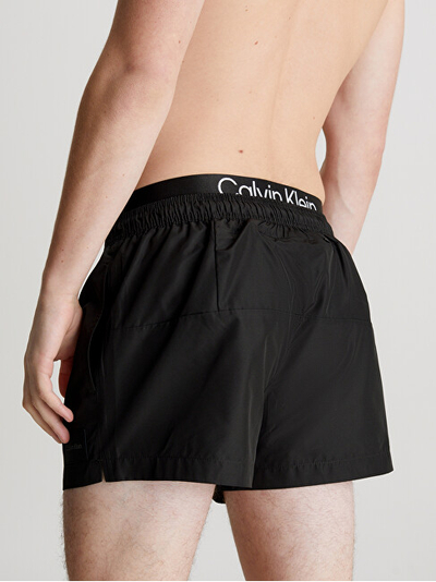 Shorce noti për meshkuj Calvin Klein, të zeza