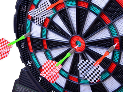 Tabelë elektronike shigjetash Dartboard SP0651, 18 lojëra, ekran LCD, ngjyrë e zezë