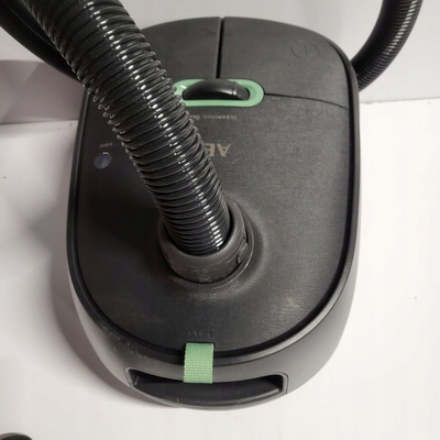 Fshesë me korent AEG Clean 6000 ECO AB61C2OKO, me thes, trup nga 65% plastikë e ricikluar, gri