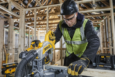 Sharrë prerëse këndore Dewalt DCS777T2, 54V, 216mm, e verdhë