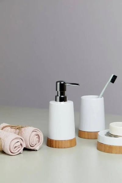 Set furçe tualeti Wenko 17676100, me enë mbajtëse, i bardhë