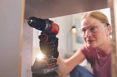 Trapan vidhosës Black+Decker BCD383D2TA, 18V, pa kabllo, me bateri, portokalli
