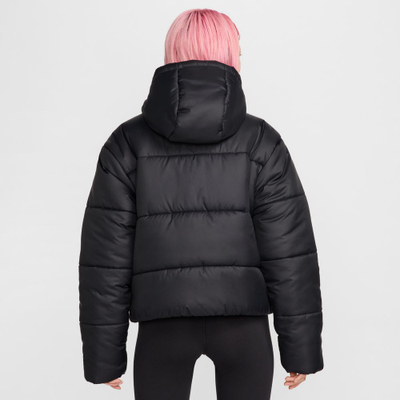 Jaka dimri Nike Sportswear Classic Puffer, femra, me kapuç, e zezë