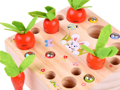Lodër druri Muan Pull Out Radish, lojë magnetike me karota dhe krimba, 3+