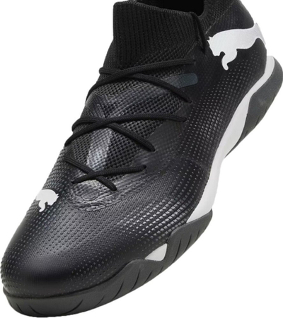 Patika futbolli Puma Future 7 Match IT M 107721 02, burra, për sallë, të zeza