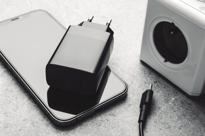 Karikues FIXED me 2x USB-C, PD, 35W, i zi