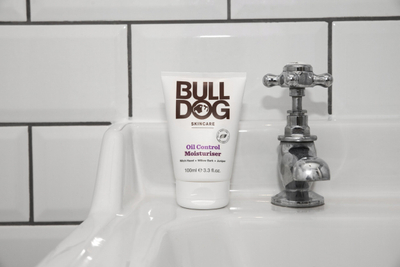 Krem fytyre Bulldog Oil Control Moisturizer, për burra, për lëkurë të yndyrshme, 100ml