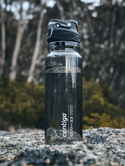 Shishe uji Contigo Free Flow, 1000ml, Tritan pa BPA, gri e tejdukshme