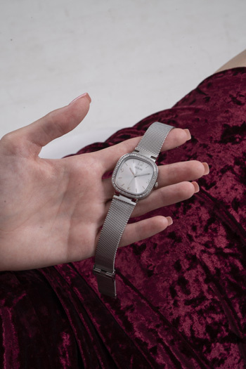 Orё dore Guess Tapestry GW0354L1