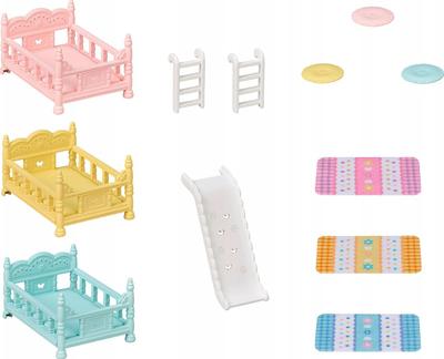 Set lodrash Sylvanian Families Triple Bunk Beds, 3 krevate marinarë me kate, me gjithë aksesorët, shumëngjyrësh