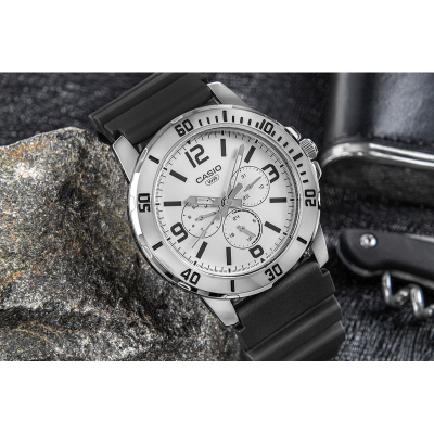 Orë dore Casio MTP-VD300-7B, kronograf, për meshkuj, e zezë