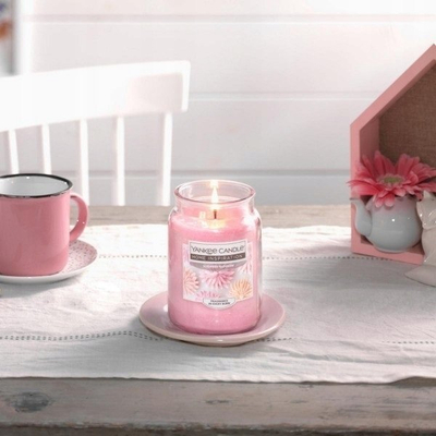 Qiri Yankee Candle Home Inspiration Sugared Blossom, kavanoz xhami, 538g, rozë